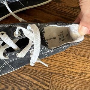 Sz 6 Time & Tru sneakers